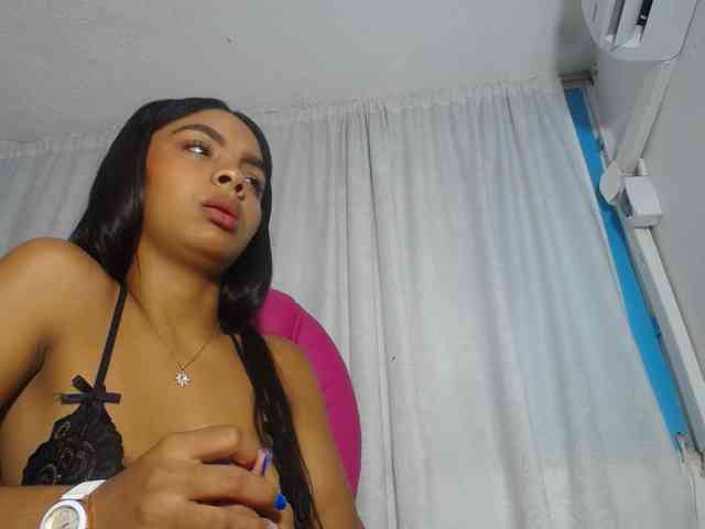 KOURTNEY- webcam