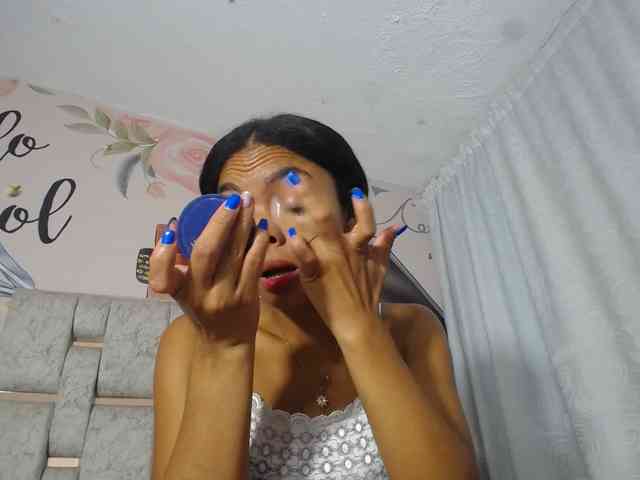 KOURTNEY- webcam