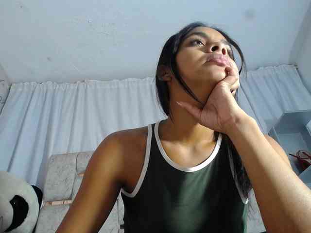KOURTNEY- webcam