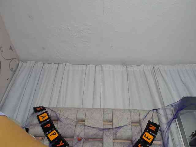 KOURTNEY- webcam