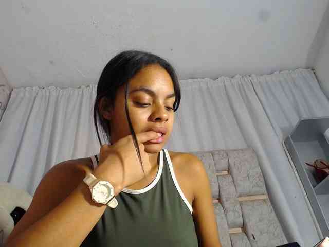 KOURTNEY- webcam