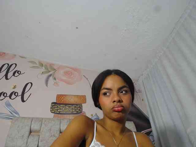 KOURTNEY- webcam