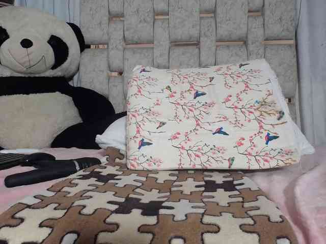 KOURTNEY- webcam