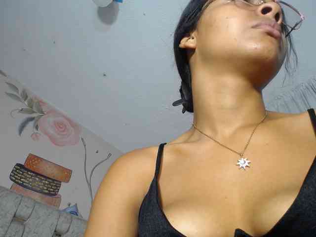 KOURTNEY- webcam