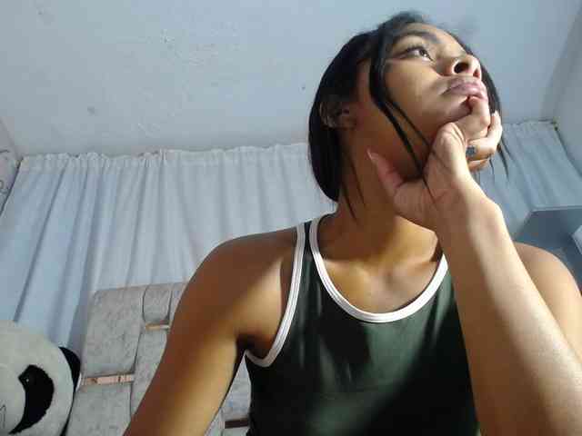 KOURTNEY- webcam