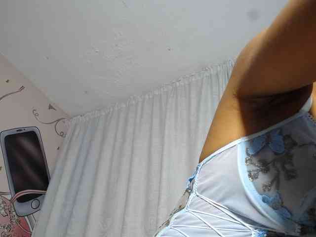 KOURTNEY- webcam