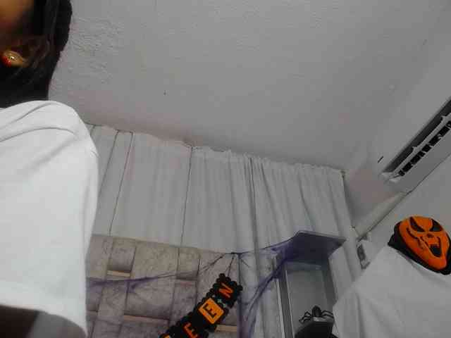 KOURTNEY- webcam