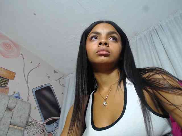 KOURTNEY- webcam