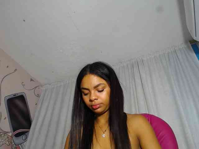 KOURTNEY- webcam