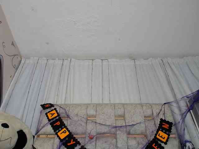 KOURTNEY- webcam