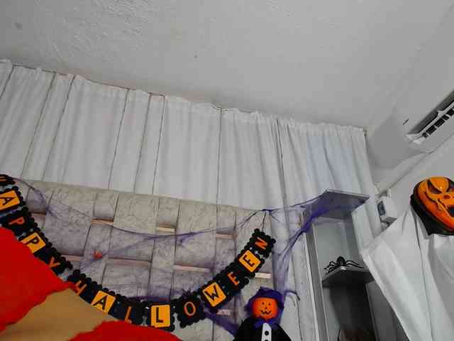 KOURTNEY- webcam