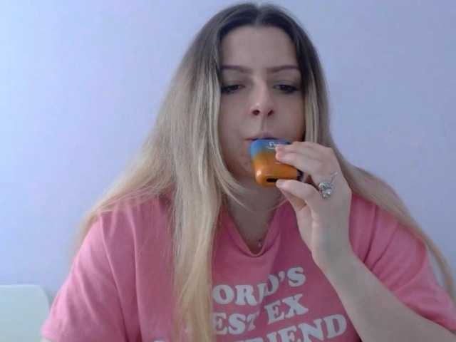 BritneyBlond's BongaCams show and profile