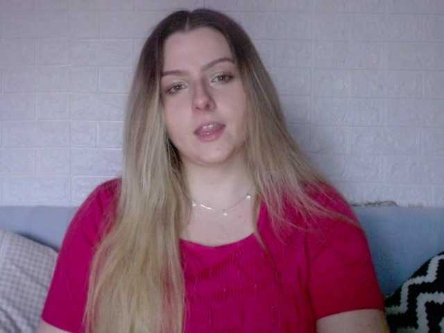 BritneyBlond's BongaCams show and profile