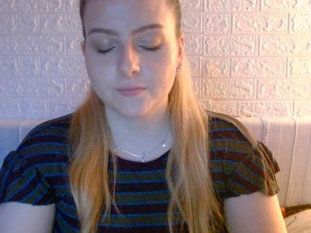 BritneyBlond's BongaCams show and profile