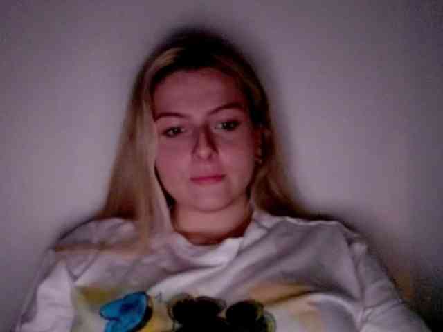 BritneyBlond webcam