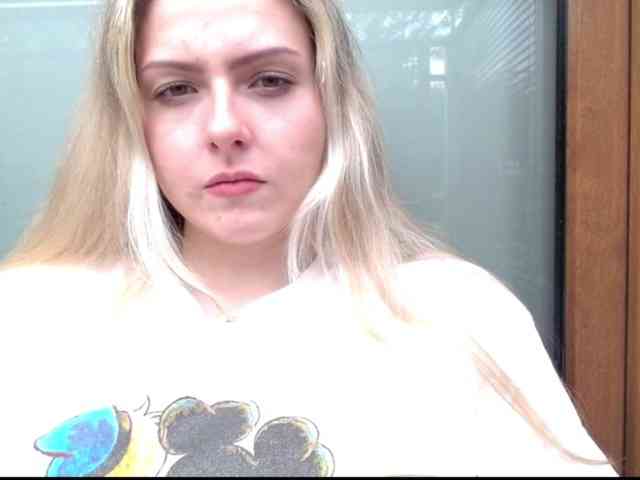 BritneyBlond webcam