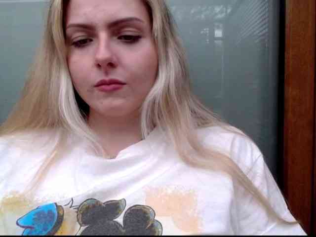 BritneyBlond webcam