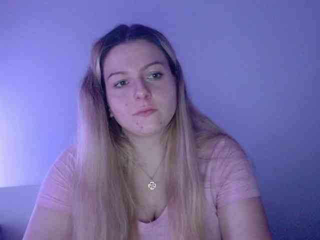 BritneyBlond webcam