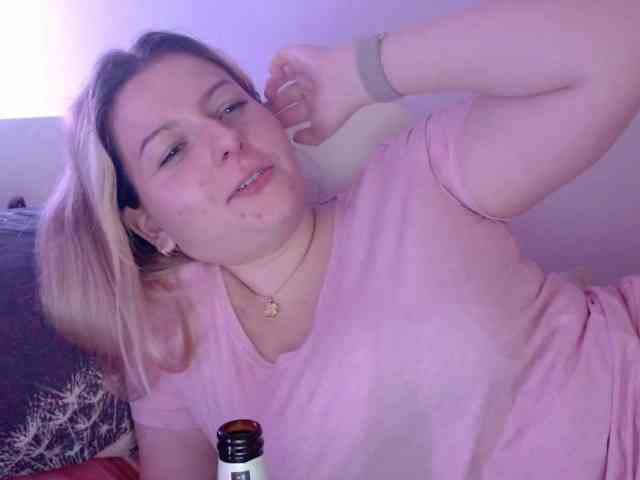 BritneyBlond webcam