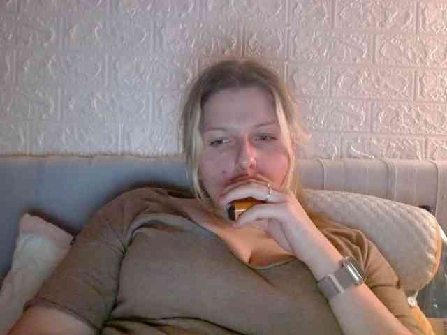BritneyBlond webcam