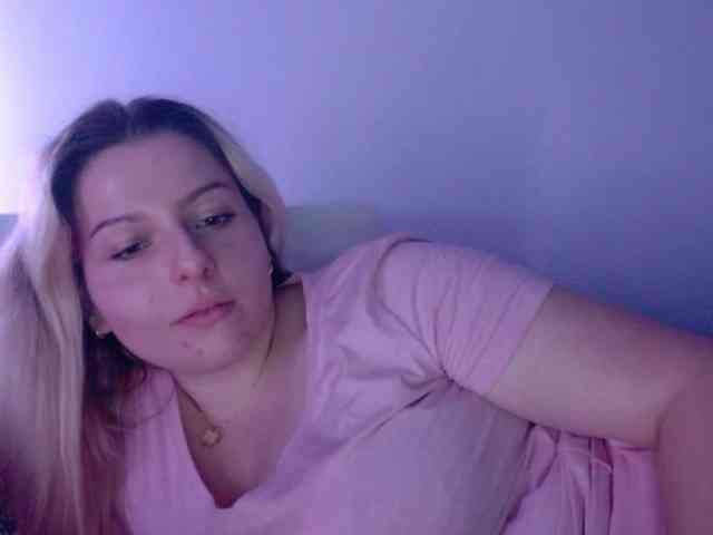 BritneyBlond webcam