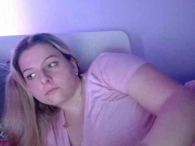BritneyBlond webcam