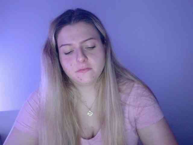 BritneyBlond webcam