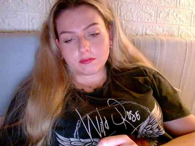 BritneyBlond webcam