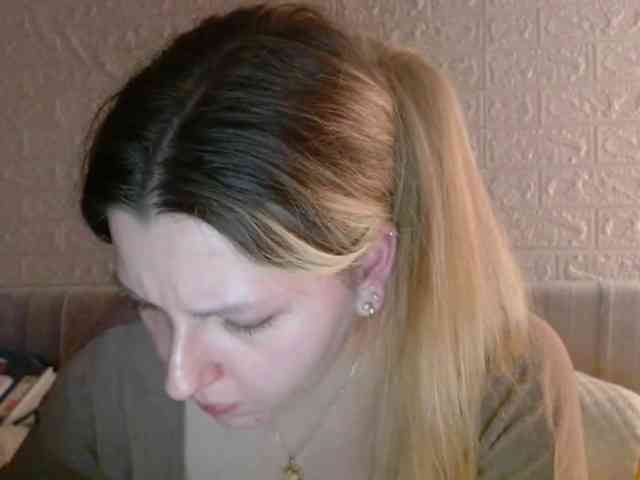 BritneyBlond webcam