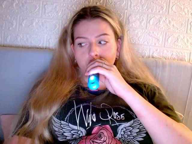 BritneyBlond webcam
