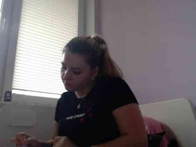 BritneyBlond webcam