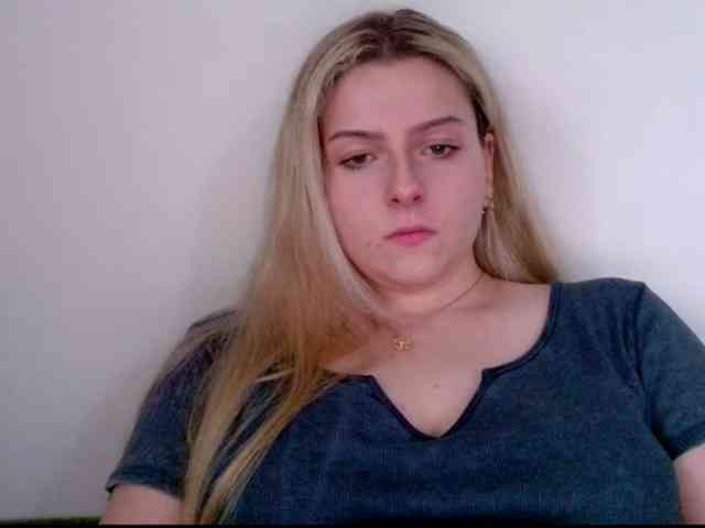 BritneyBlond webcam