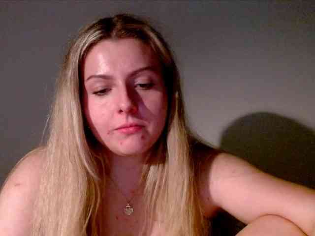 BritneyBlond webcam