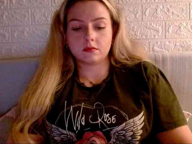 BritneyBlond webcam