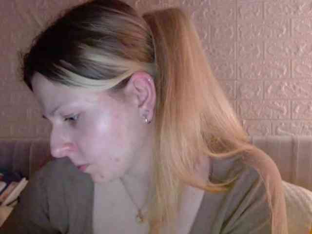 BritneyBlond webcam