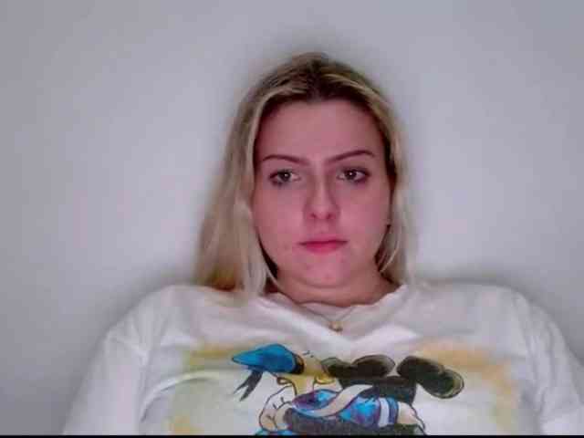 BritneyBlond webcam