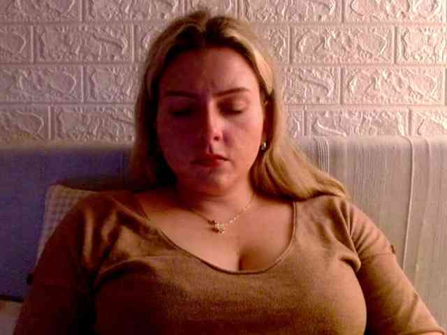 BritneyBlond webcam