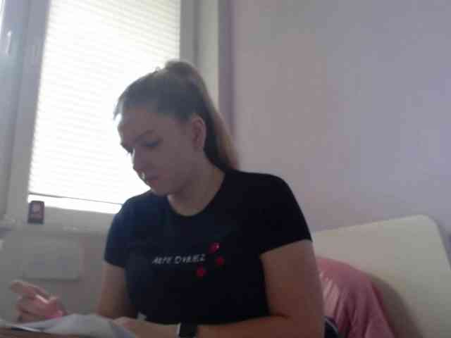 BritneyBlond webcam