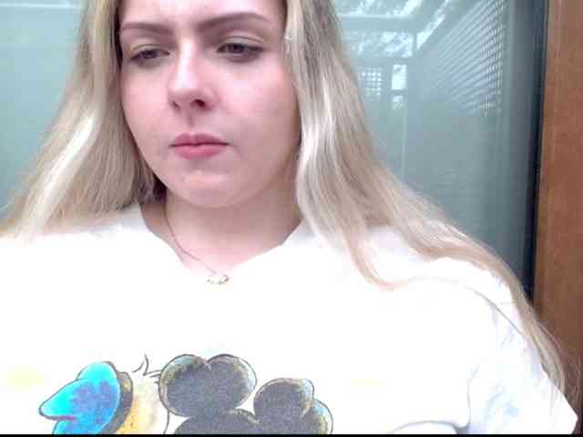 BritneyBlond webcam