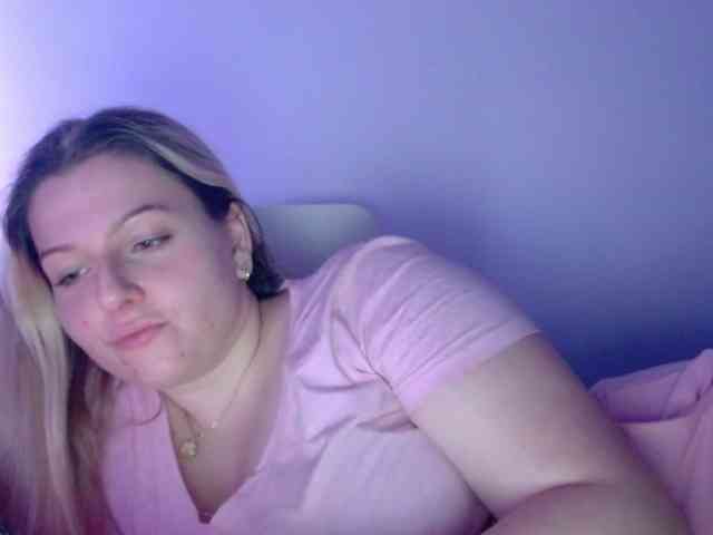 BritneyBlond webcam