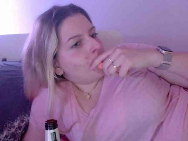 BritneyBlond webcam
