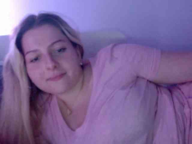 BritneyBlond webcam
