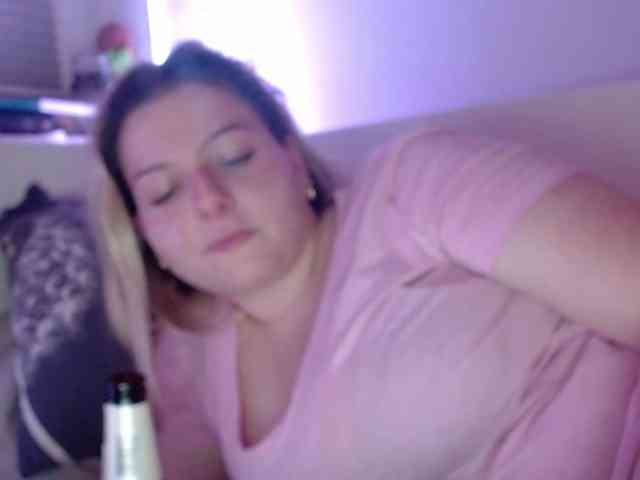 BritneyBlond webcam