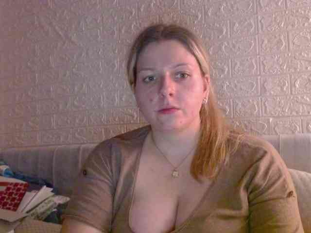 BritneyBlond webcam