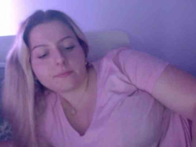 BritneyBlond webcam