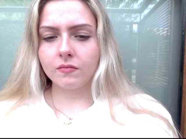 BritneyBlond webcam