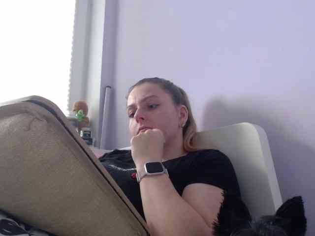 BritneyBlond webcam