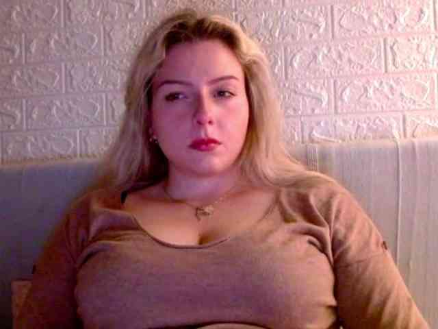 BritneyBlond webcam