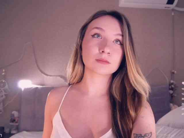 alyyyson webcam