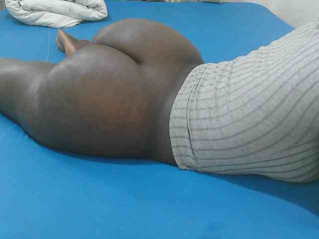 Sexy-Quincy11 webcam